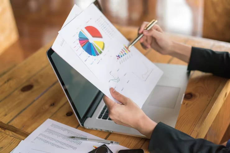 Auction Market Research and Lot Analysis